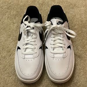 Nike Gamma Force Sneakers Size 10.5 Color White Black